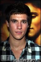 drew_roy_fallingskiestv.ru_028 (396x594, 36 k...)