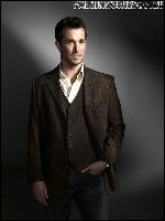 noah_wyle_fallingskiestv.ru_006 (480x639, 35 k...)