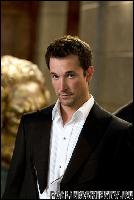 noah_wyle_fallingskiestv.ru_024 (426x639, 40 k...)